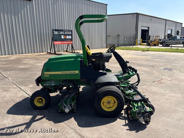 image for item EU7409 2010 John Deere 7700 Precision Cut reel mower