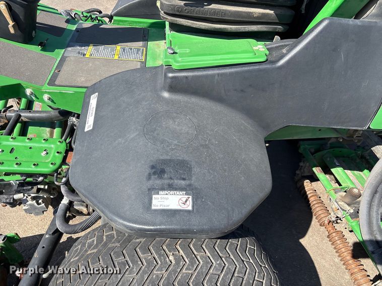 image for item EU7409 2010 John Deere 7700 Precision Cut reel mower