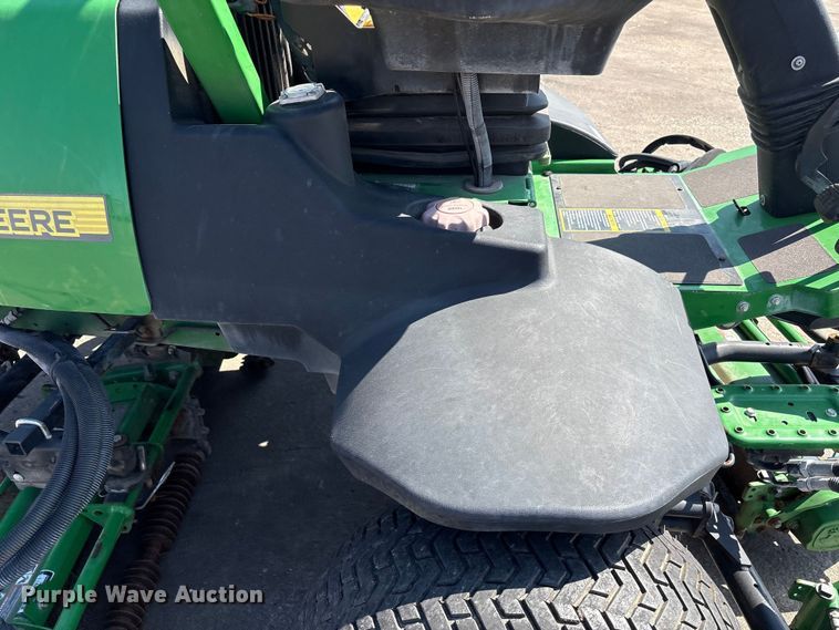 image for item EU7409 2010 John Deere 7700 Precision Cut reel mower
