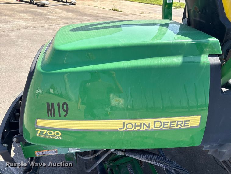 image for item EU7409 2010 John Deere 7700 Precision Cut reel mower