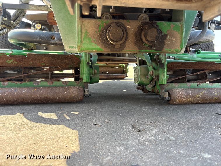 image for item EU7409 2010 John Deere 7700 Precision Cut reel mower