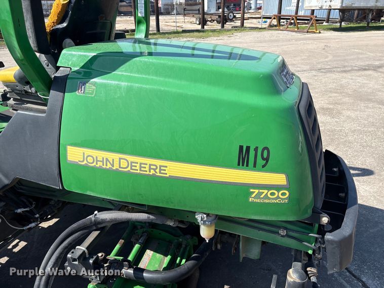 image for item EU7409 2010 John Deere 7700 Precision Cut reel mower