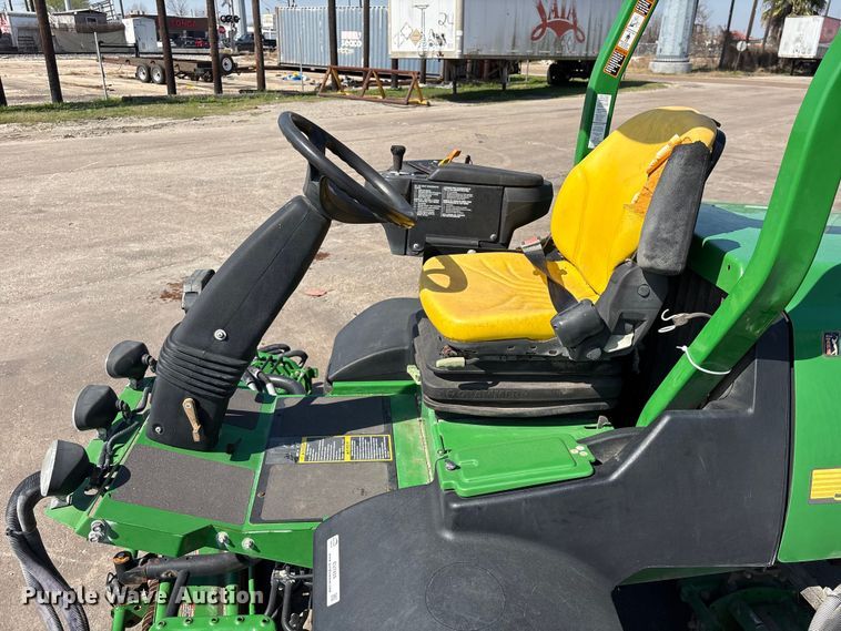 image for item EU7409 2010 John Deere 7700 Precision Cut reel mower
