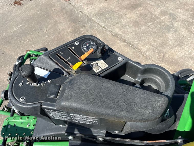 image for item EU7409 2010 John Deere 7700 Precision Cut reel mower