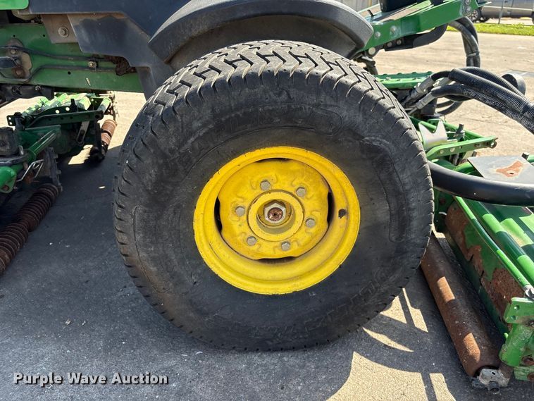 image for item EU7409 2010 John Deere 7700 Precision Cut reel mower