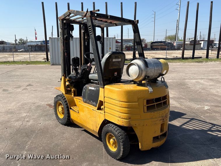 image for item EU7412 Caterpillar forklift
