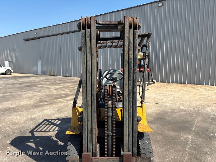 image for item EU7412 Caterpillar forklift