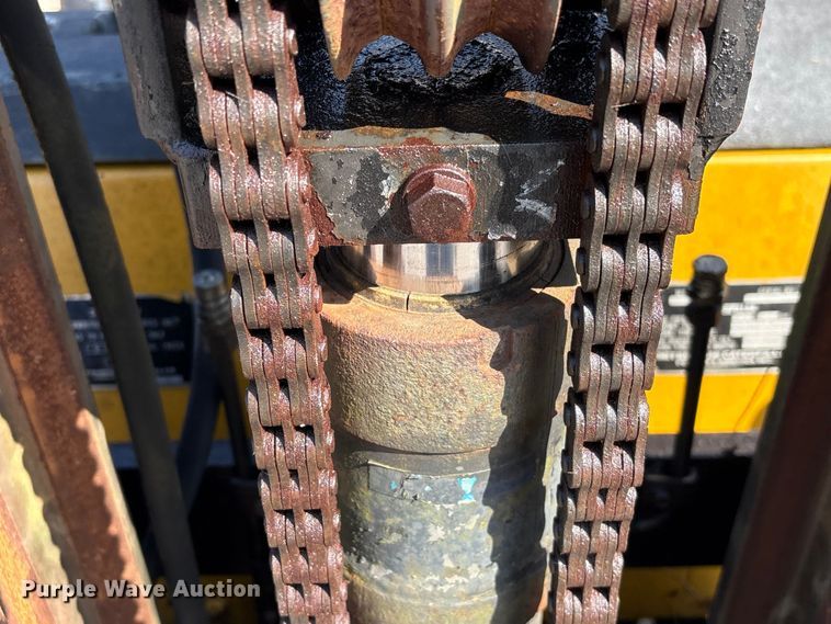 image for item EU7412 Caterpillar forklift