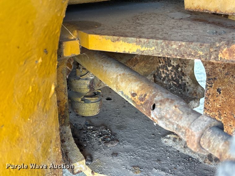 image for item EU7412 Caterpillar forklift