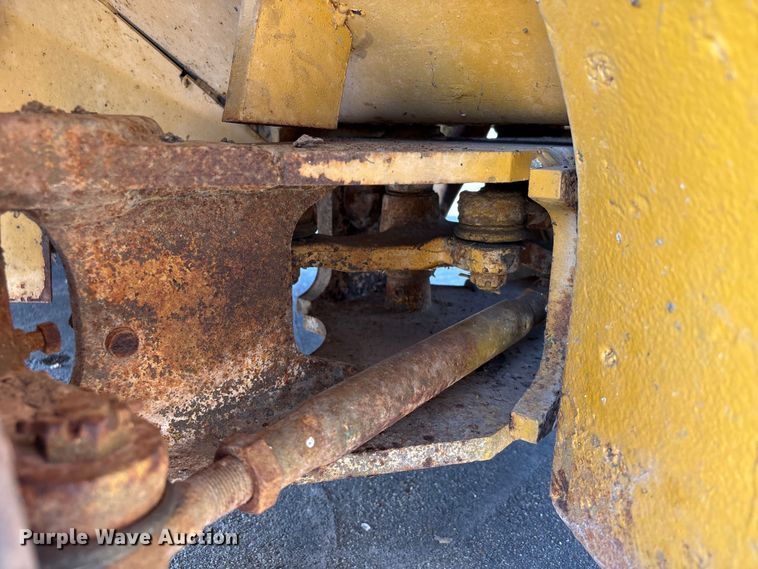 image for item EU7412 Caterpillar forklift