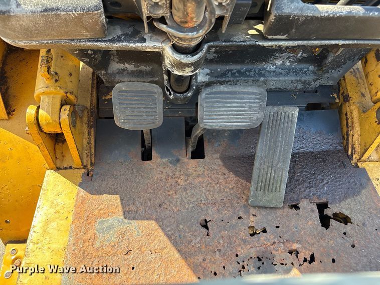 image for item EU7412 Caterpillar forklift