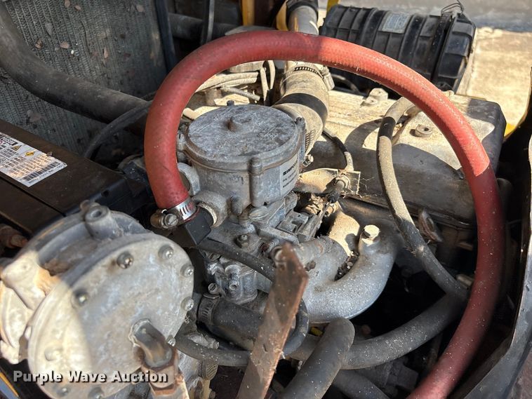 image for item EU7412 Caterpillar forklift