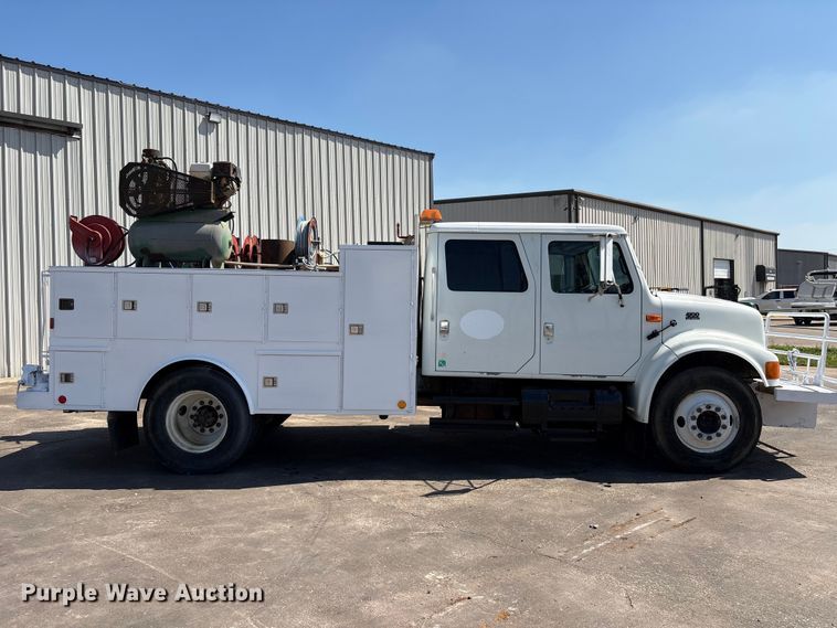 image for item EU7413 2002 International 4700 utility / service truck