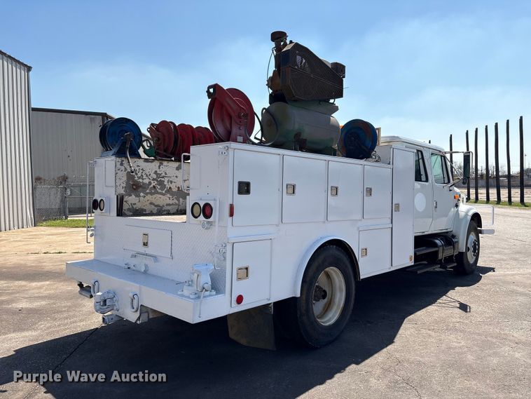 image for item EU7413 2002 International 4700 utility / service truck