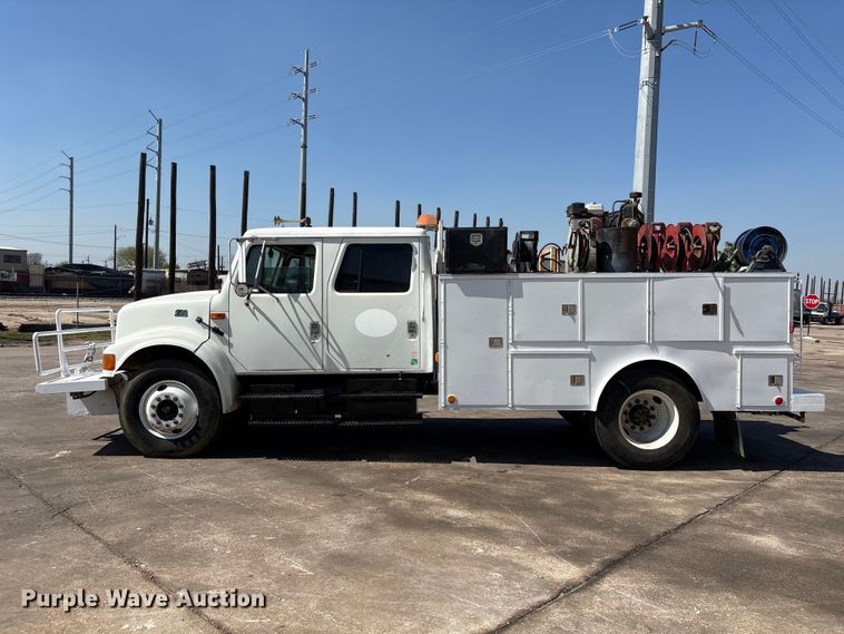 image for item EU7413 2002 International 4700 utility / service truck