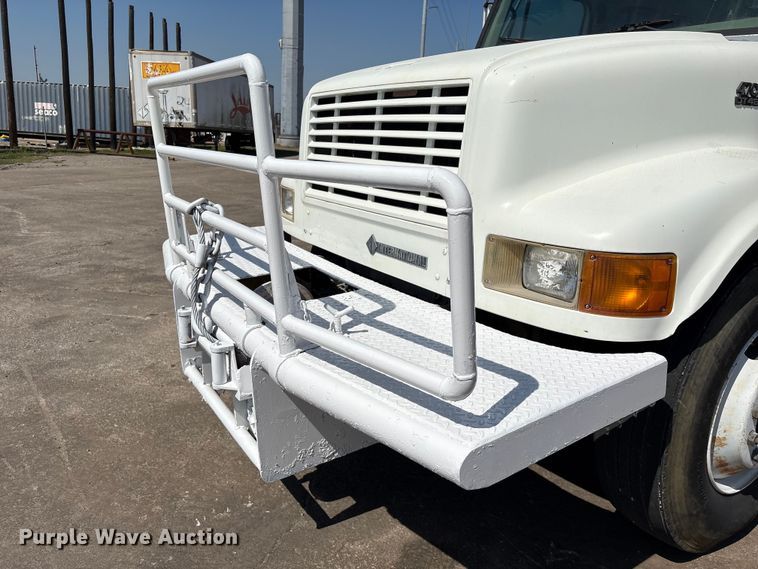 image for item EU7413 2002 International 4700 utility / service truck