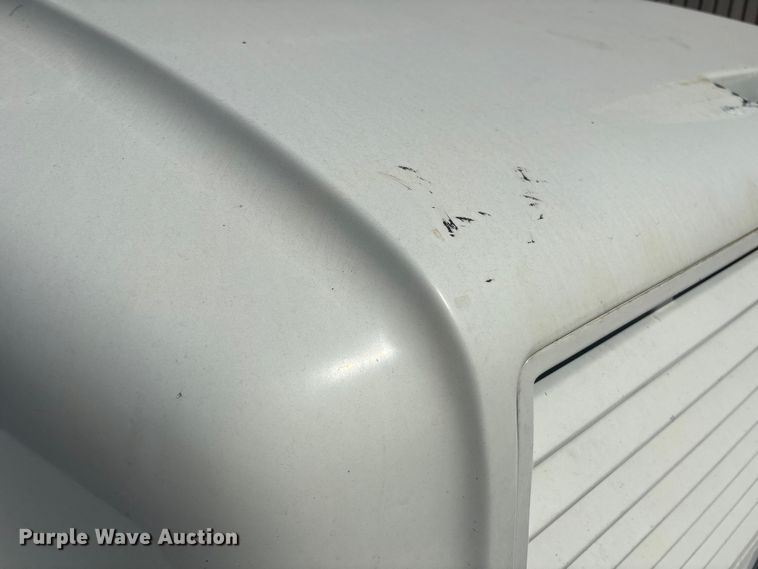 image for item EU7413 2002 International 4700 utility / service truck