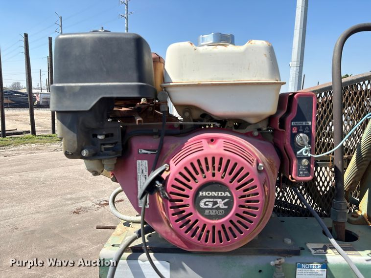 image for item EU7413 2002 International 4700 utility / service truck