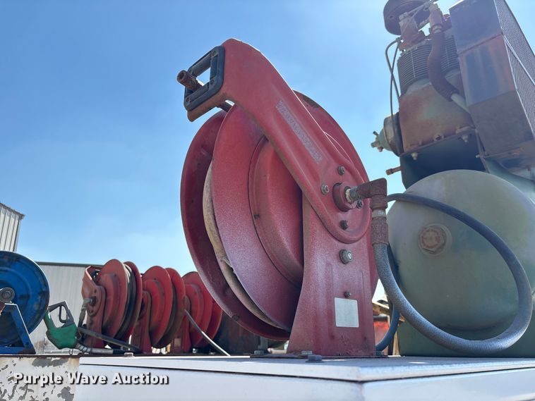 image for item EU7413 2002 International 4700 utility / service truck