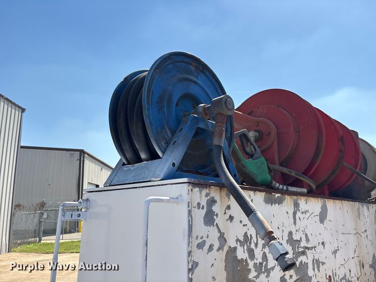 image for item EU7413 2002 International 4700 utility / service truck