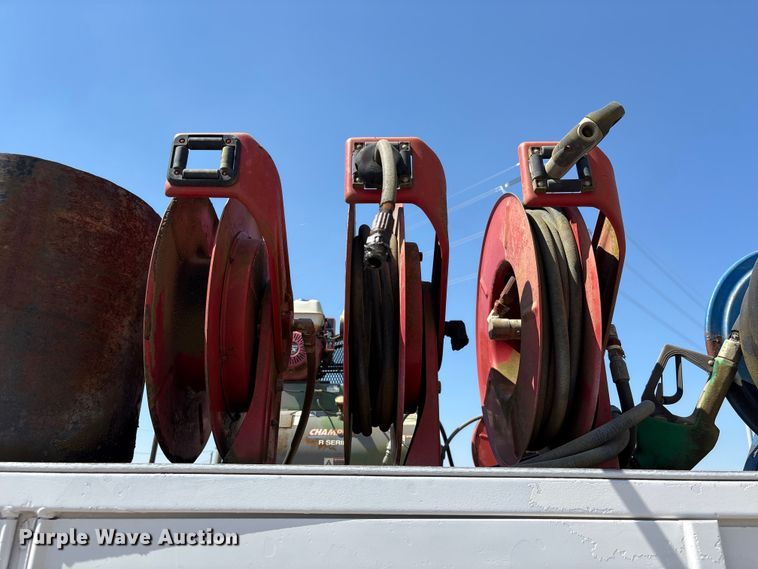 image for item EU7413 2002 International 4700 utility / service truck