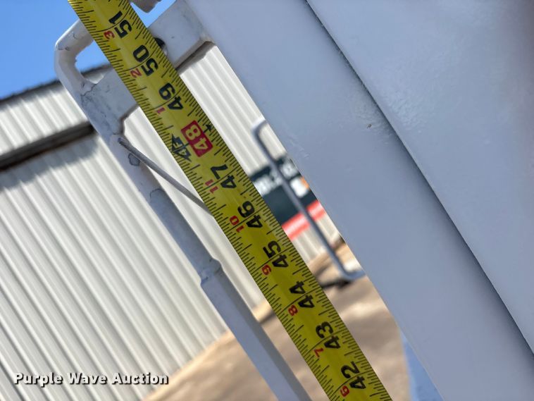 image for item EU7413 2002 International 4700 utility / service truck