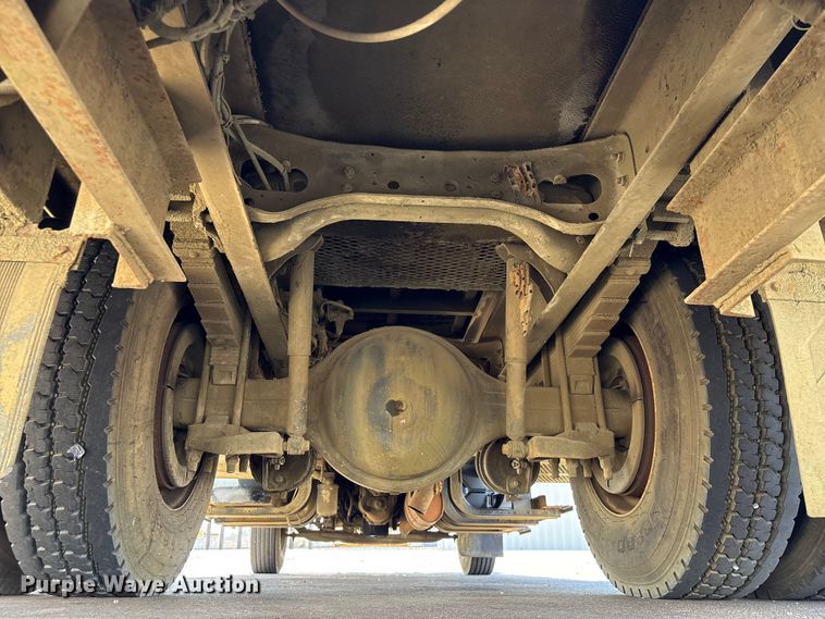 image for item EU7413 2002 International 4700 utility / service truck