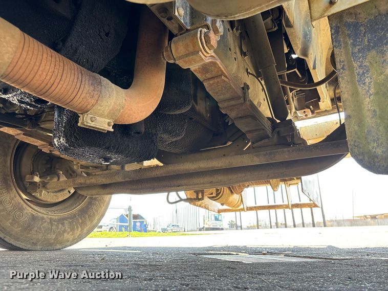 image for item EU7413 2002 International 4700 utility / service truck