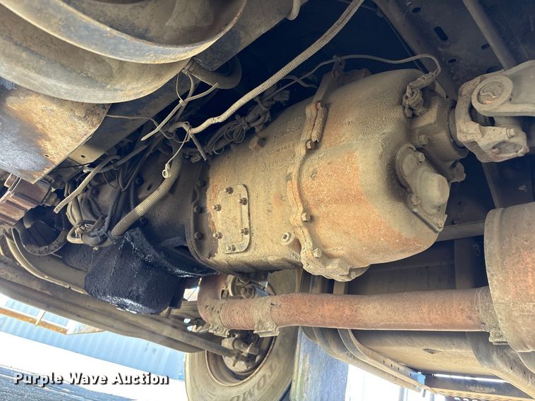 image for item EU7413 2002 International 4700 utility / service truck