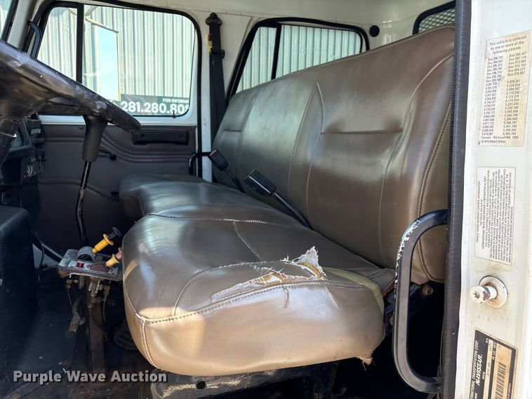 image for item EU7413 2002 International 4700 utility / service truck