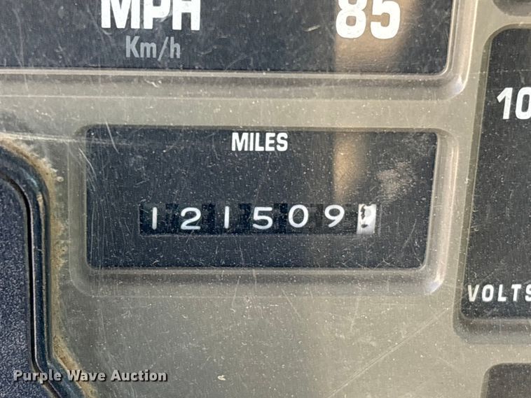 image for item EU7413 2002 International 4700 utility / service truck