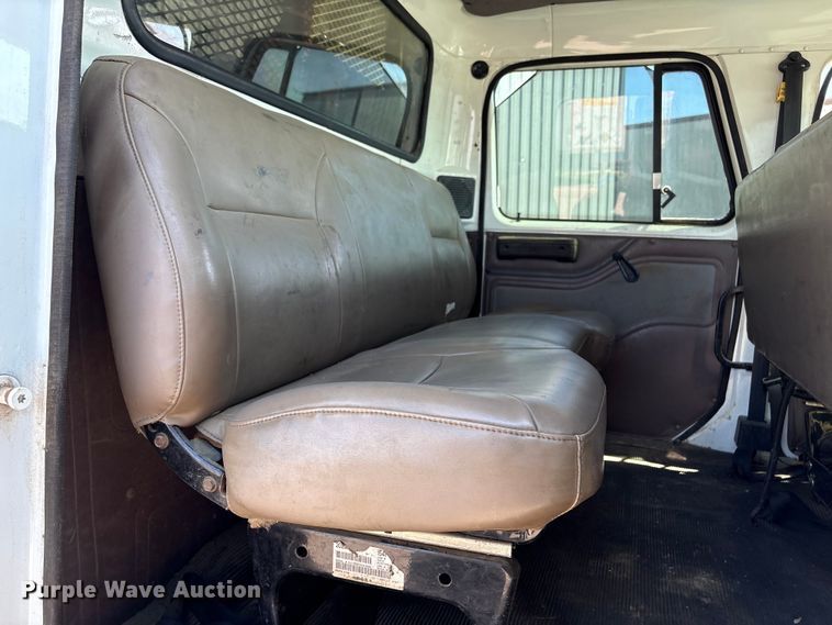 image for item EU7413 2002 International 4700 utility / service truck