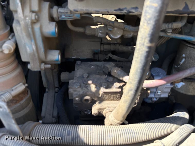 image for item EU7413 2002 International 4700 utility / service truck