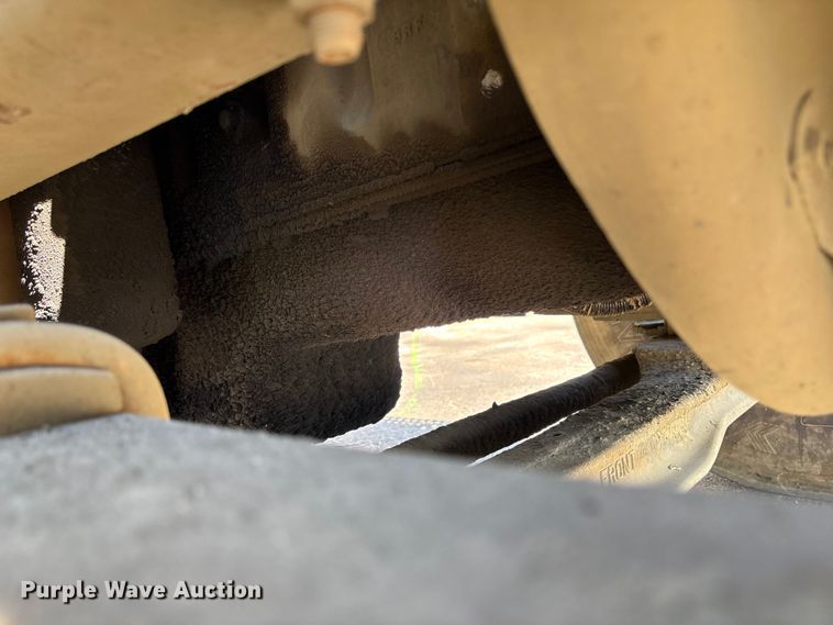 image for item EU7413 2002 International 4700 utility / service truck