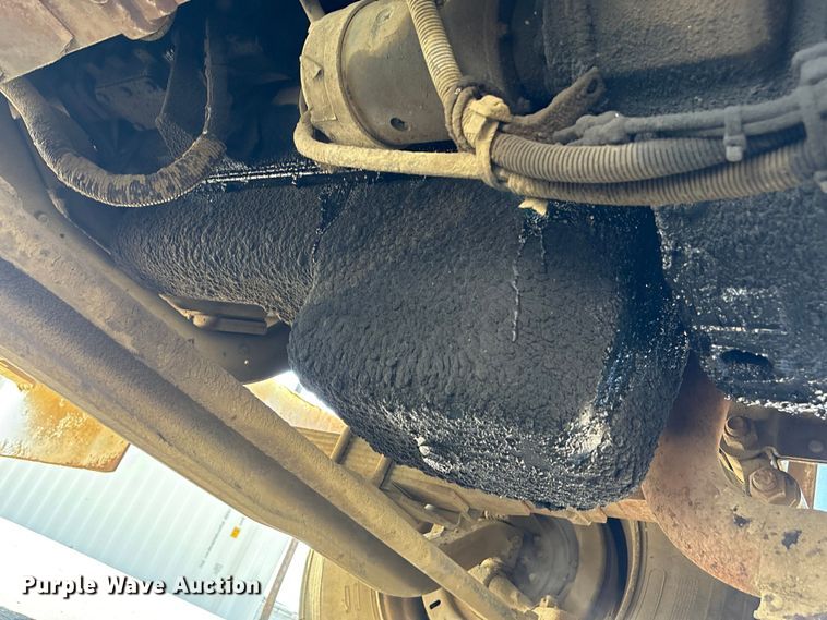 image for item EU7413 2002 International 4700 utility / service truck