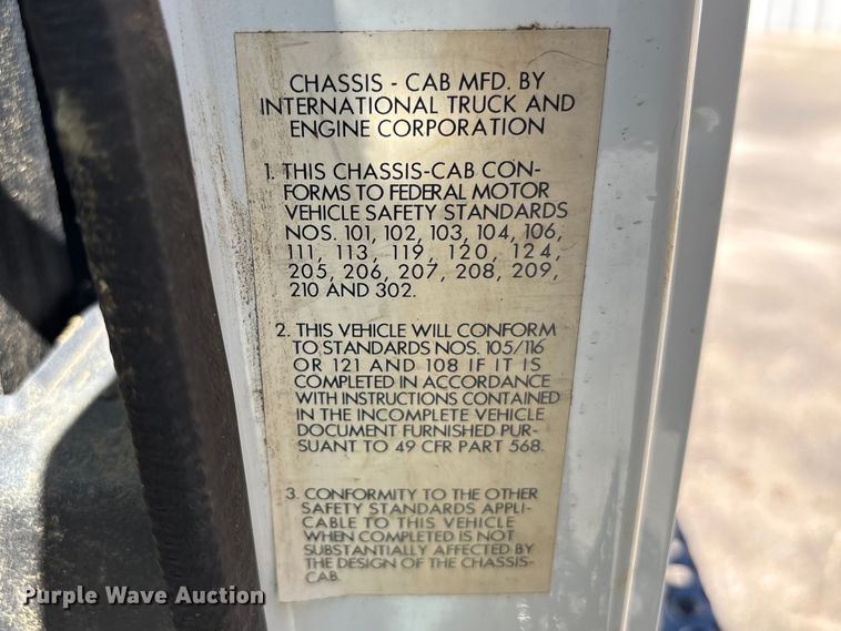 image for item EU7413 2002 International 4700 utility / service truck