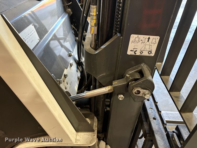 image for item EU8584 2015 Nissan CFS40 forklift