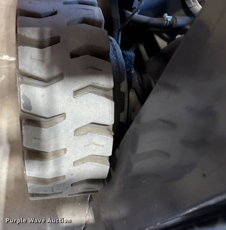 image for item EU8584 2015 Nissan CFS40 forklift