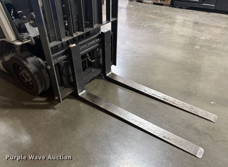 image for item EU8586 2017 UniCarriers CFS40 forklift