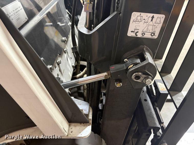 image for item EU8586 2017 UniCarriers CFS40 forklift