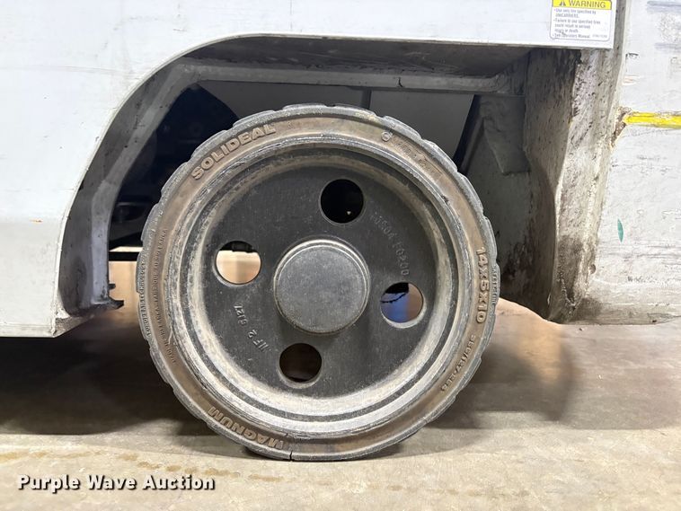 image for item EU8586 2017 UniCarriers CFS40 forklift