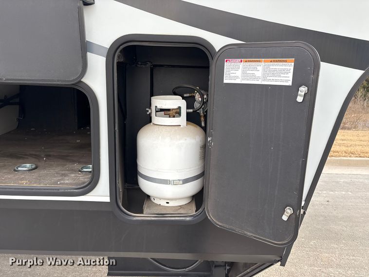 image for item EV2740 2022 Forest River Cherokee Wolf Pack Platinum camper