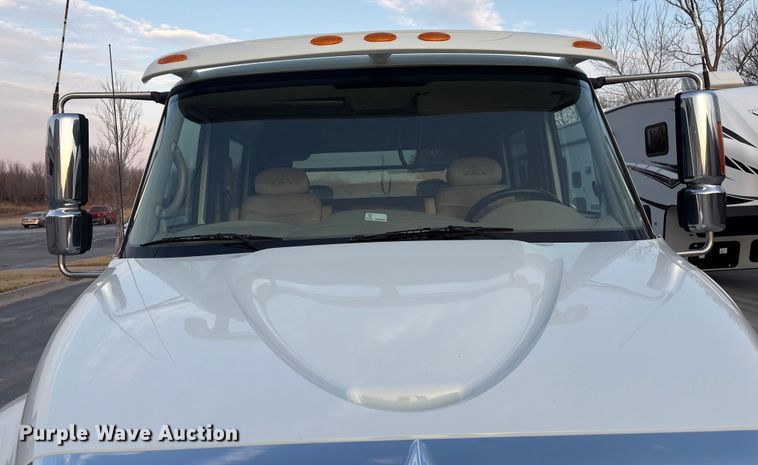 image for item EV2741 2009 International DuraStar 4400 SBA LP Crew Cab flatbed truck