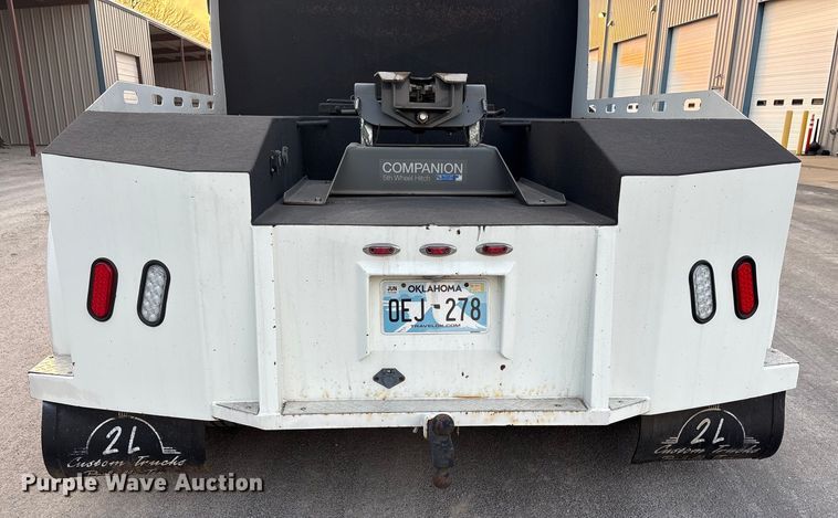 image for item EV2741 2009 International DuraStar 4400 SBA LP Crew Cab flatbed truck