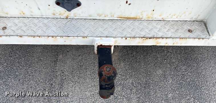 image for item EV2741 2009 International DuraStar 4400 SBA LP Crew Cab flatbed truck