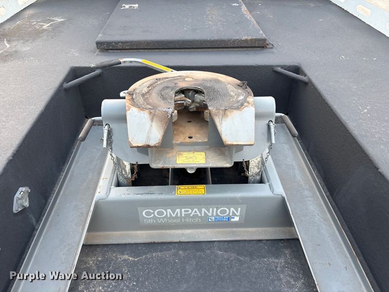 image for item EV2741 2009 International DuraStar 4400 SBA LP Crew Cab flatbed truck