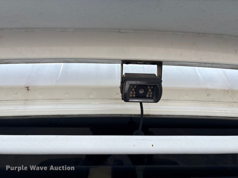 image for item EV2741 2009 International DuraStar 4400 SBA LP Crew Cab flatbed truck