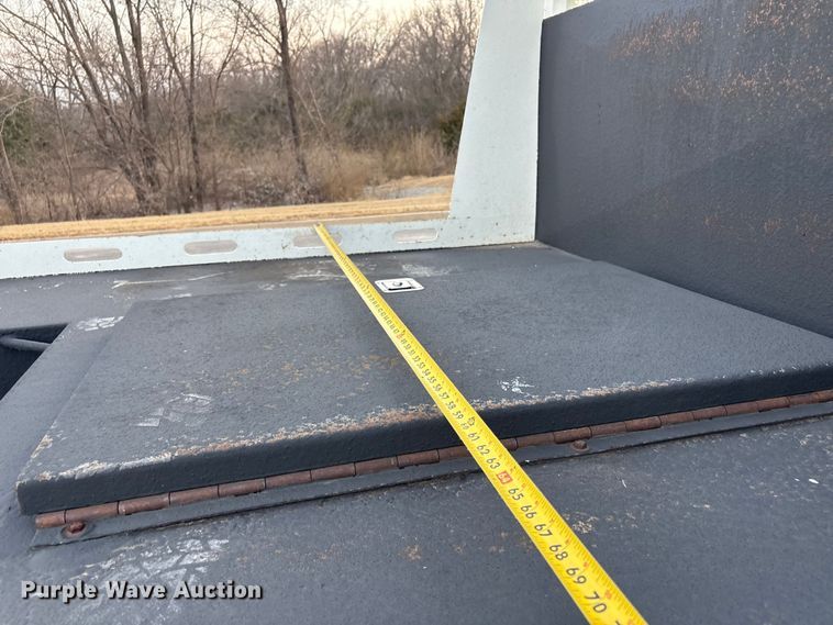 image for item EV2741 2009 International DuraStar 4400 SBA LP Crew Cab flatbed truck