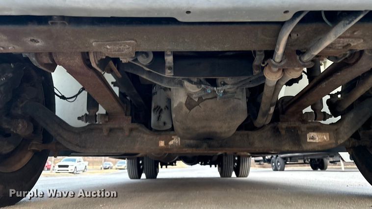 image for item EV2741 2009 International DuraStar 4400 SBA LP Crew Cab flatbed truck