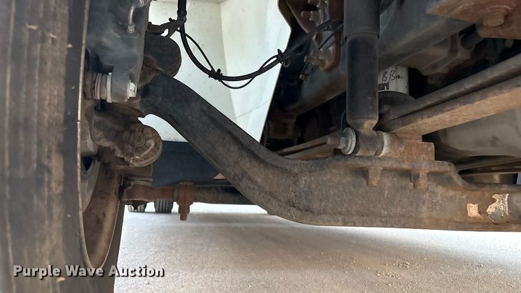 image for item EV2741 2009 International DuraStar 4400 SBA LP Crew Cab flatbed truck